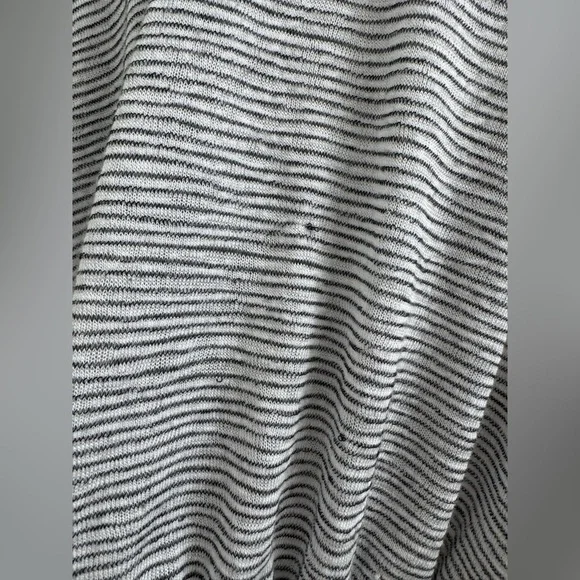 Project Social T Black and White Striped Short Sleeve crop Top - Picture 4 of 8